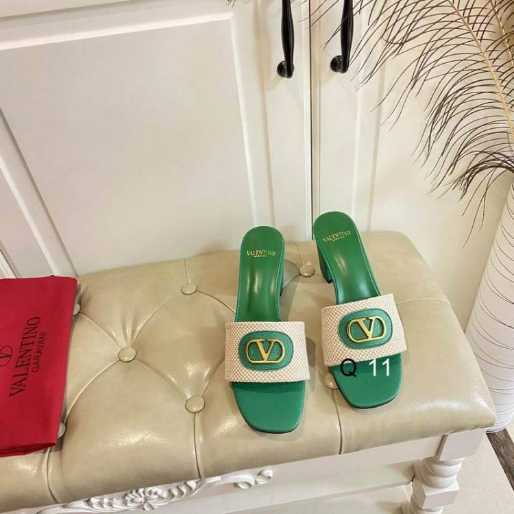 Picture of Valentino Shoes _SKUValentinosz35-40Y020120348